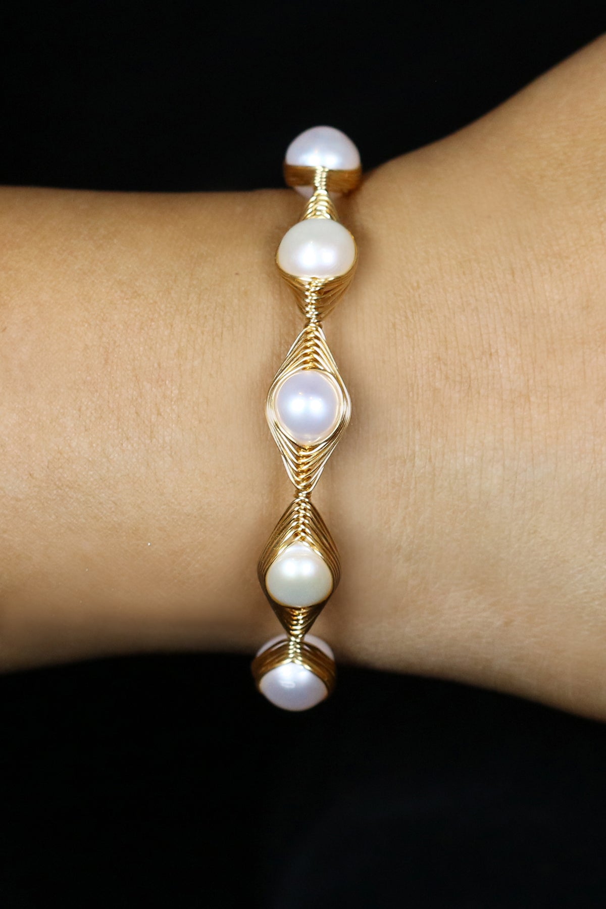 Authentic Real Natural Fresh Water Pearl Bracelet With Certificate(D.No ADBLS253)