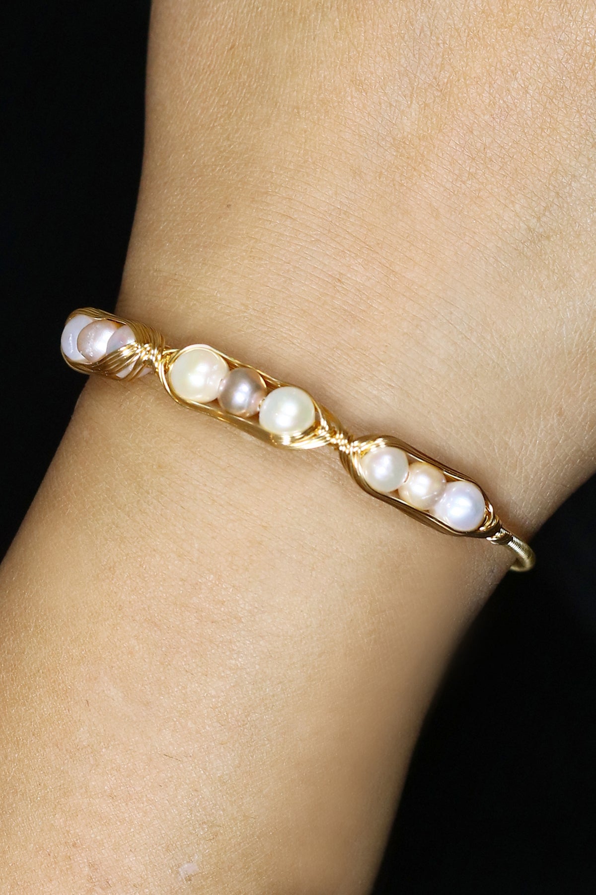 Authentic Real Natural Fresh Water Pearl Bracelet With Certificate(D.No ADBLS254)