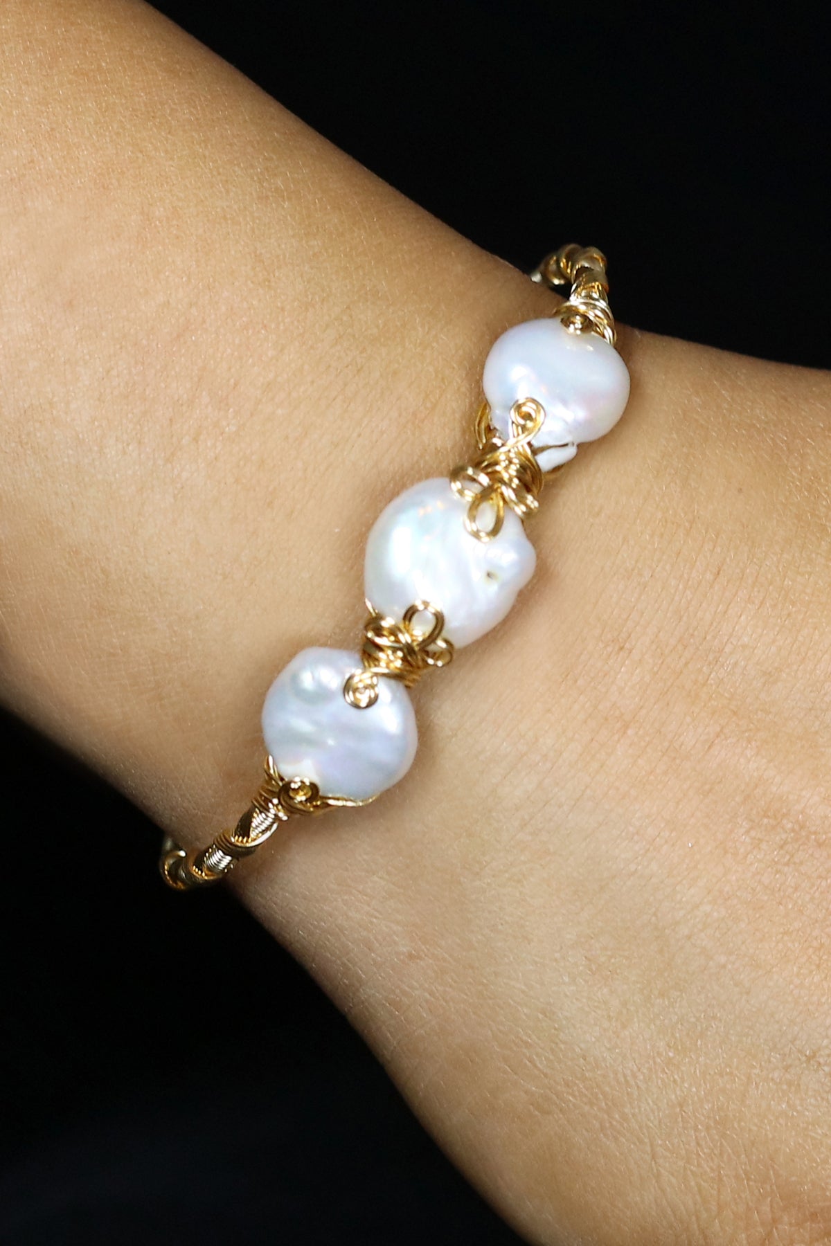 Authentic Real Natural Fresh Water Pearl Bracelet With Certificate(D.No ADBLS257)