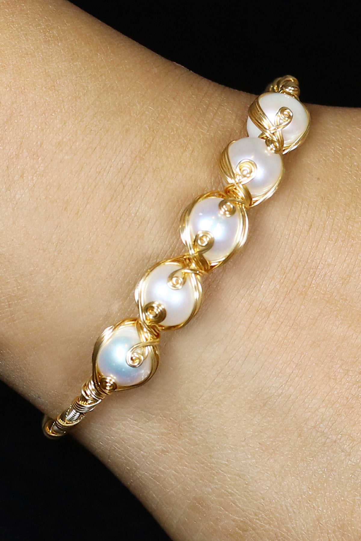Authentic Real Natural Fresh Water Pearl Bracelet With Certificate(D.No ADBLS258)