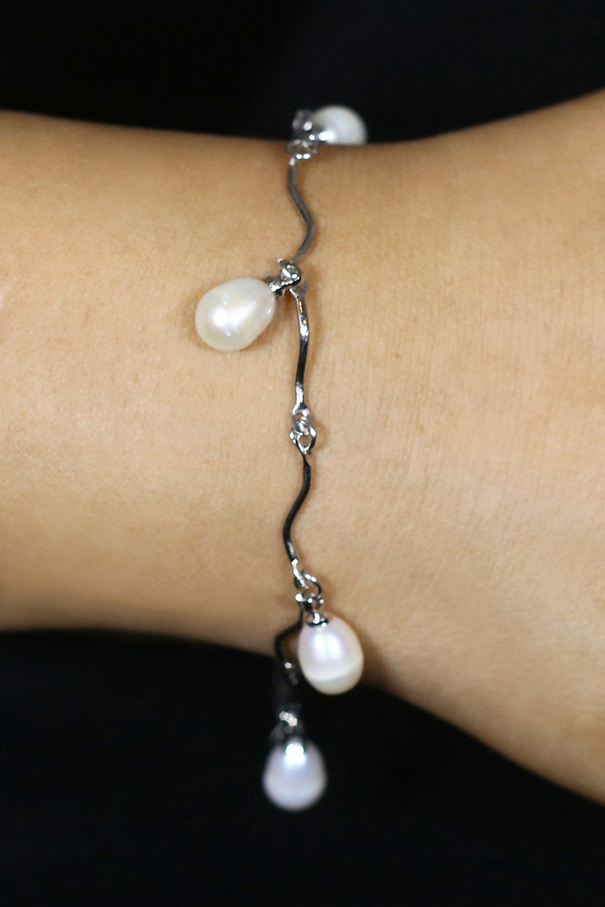 Authentic Real Natural Fresh Water Pearl Bracelet With Certificate(D.No ADBLS278)