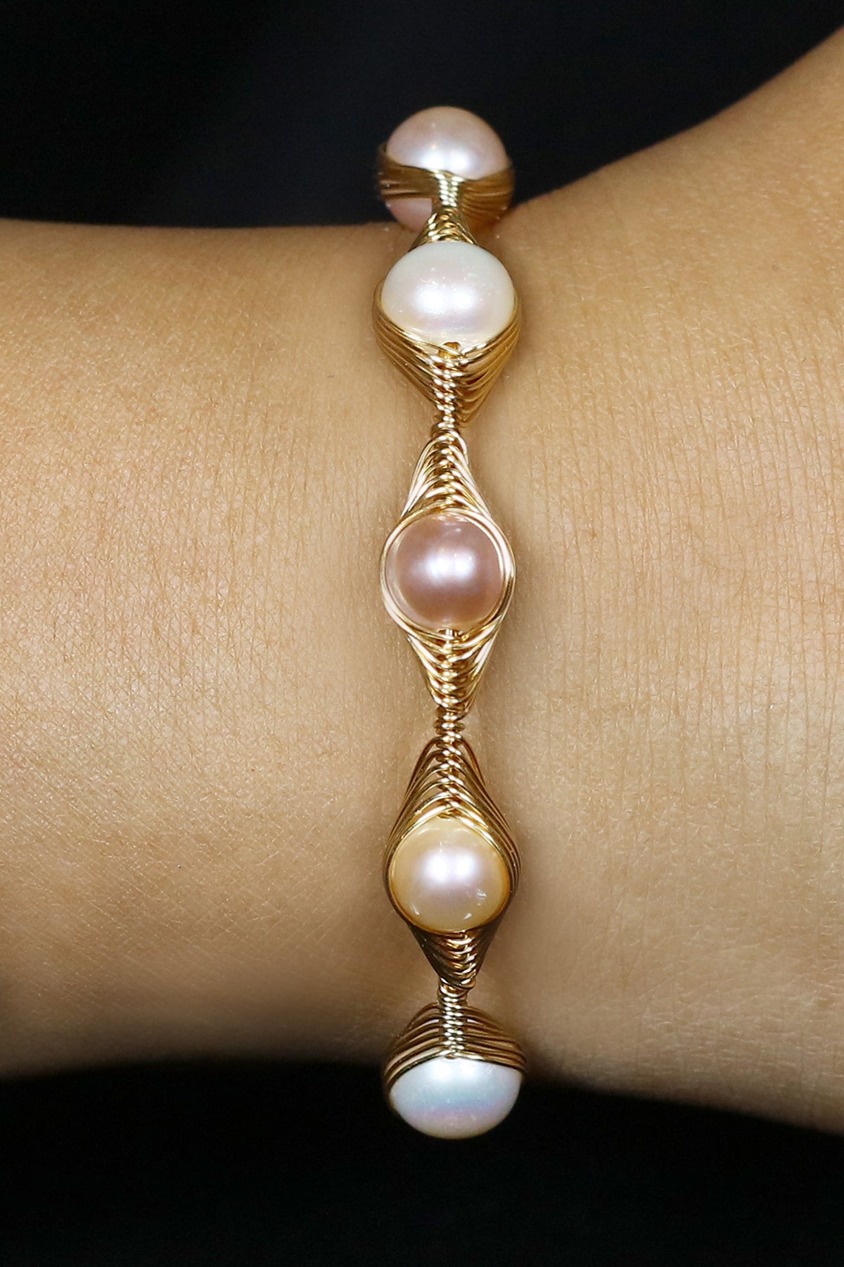 Authentic Real Natural Fresh Water Pearl Bracelet With Certificate(D.No ADBLS252)